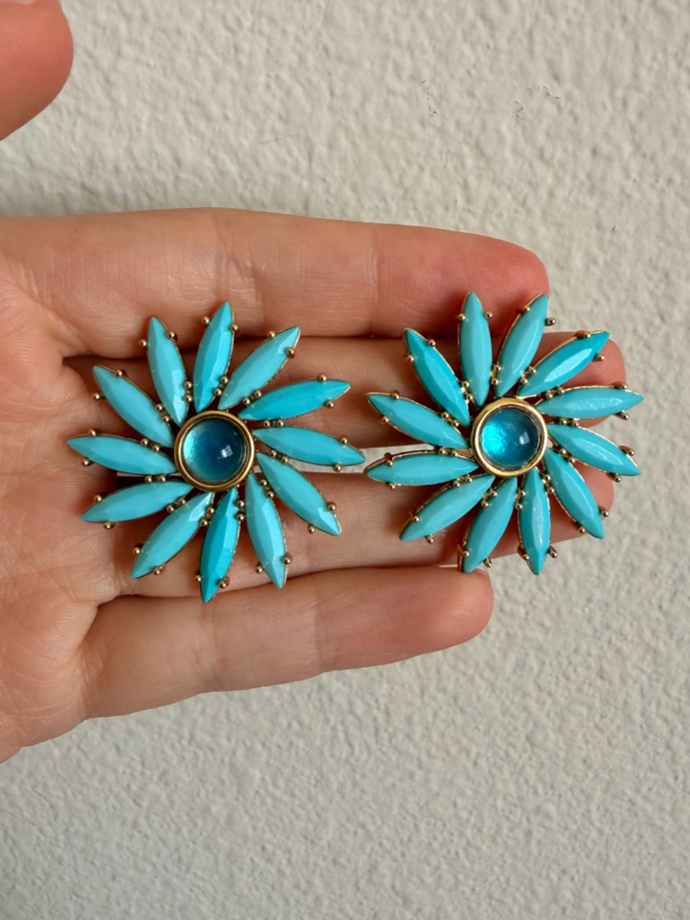 ✨ 💙YVES SAINT LAURENT Vintage Turquoise Flower Clip Earrings💙 ✨